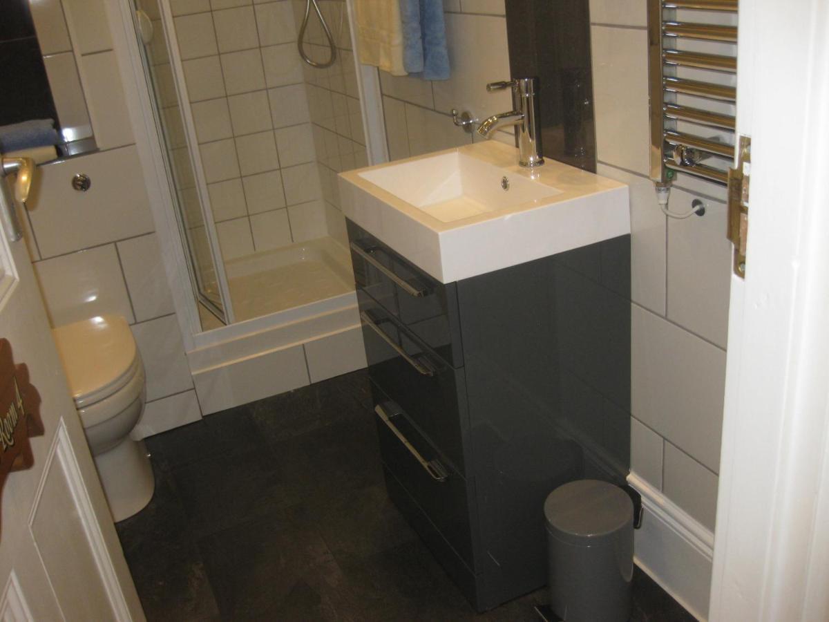 Acorns Guest house 3*